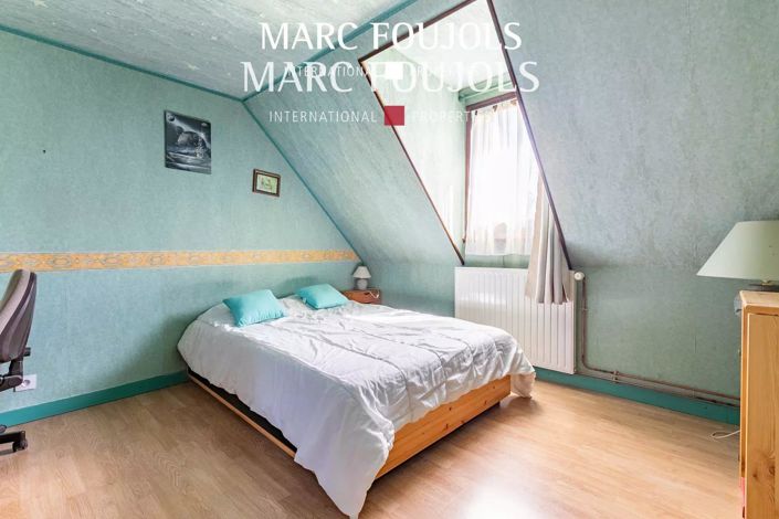 Image No.18-7 Bed House for sale