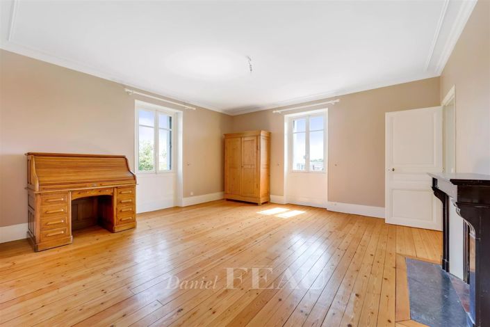 Image No.13-7 Bed House for sale