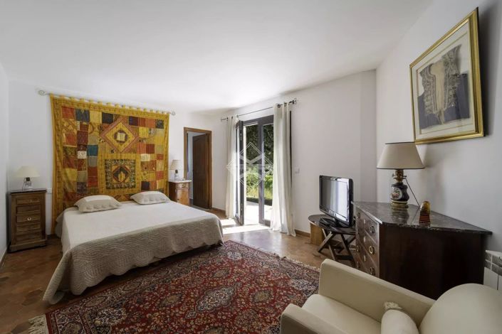 Image No.11-5 Bed House for sale