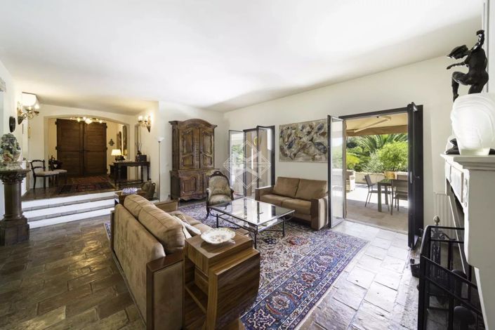 Image No.5-5 Bed House for sale