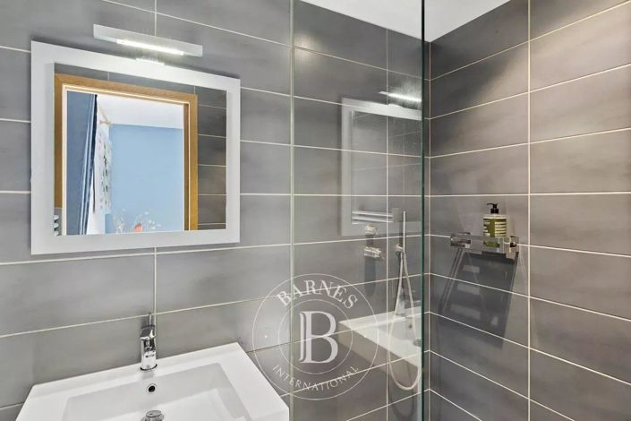 Image No.10-5 Bed House for sale