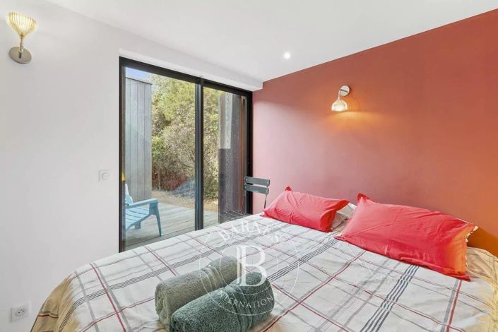 Image No.11-5 Bed House for sale