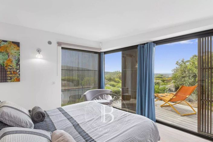 Image No.16-5 Bed House for sale