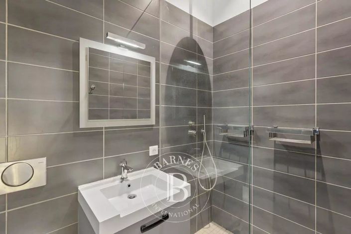 Image No.17-5 Bed House for sale