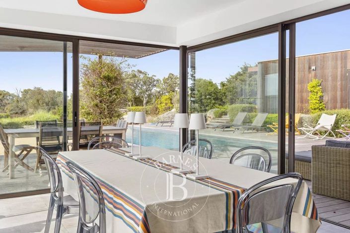 Image No.7-5 Bed House for sale