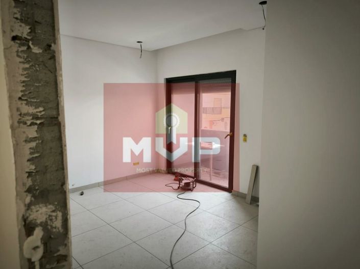 Image No.18-3 Bed House for sale