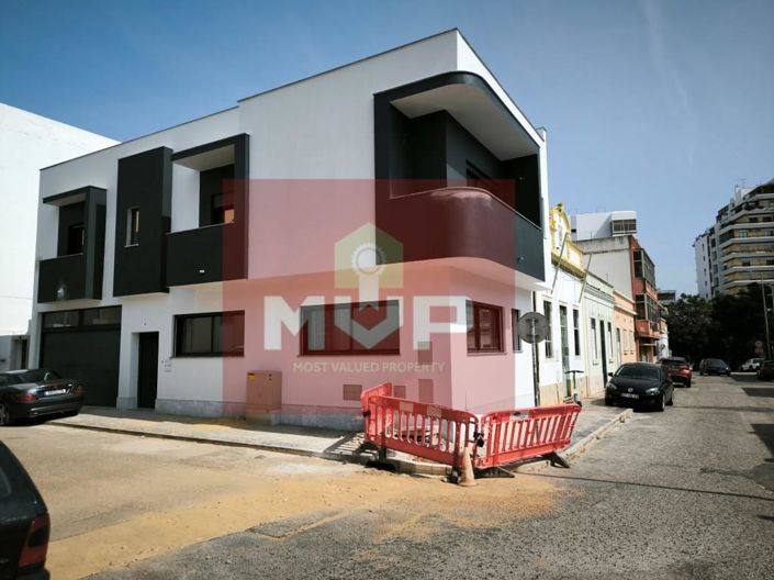 Image No.4-3 Bed House for sale