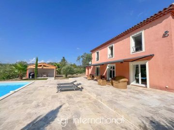 5 Bed House for sale