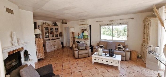 Image No.10-5 Bed House for sale