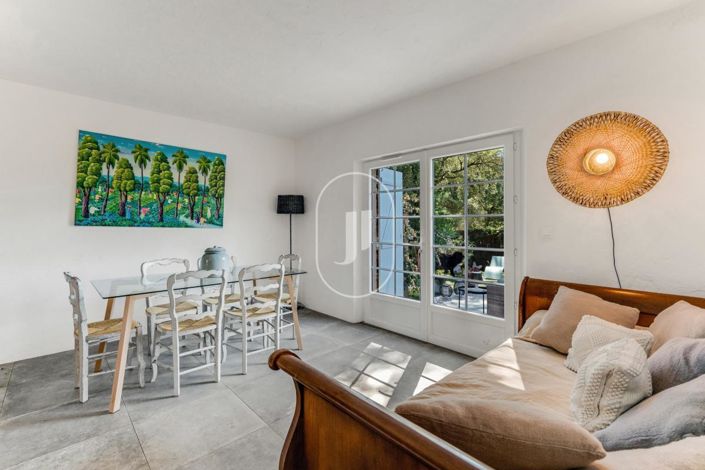 Image No.6-3 Bed House for sale