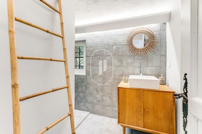 Image No.9-3 Bed House for sale