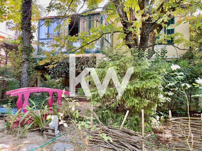 Image No.1-4 Bed House for sale