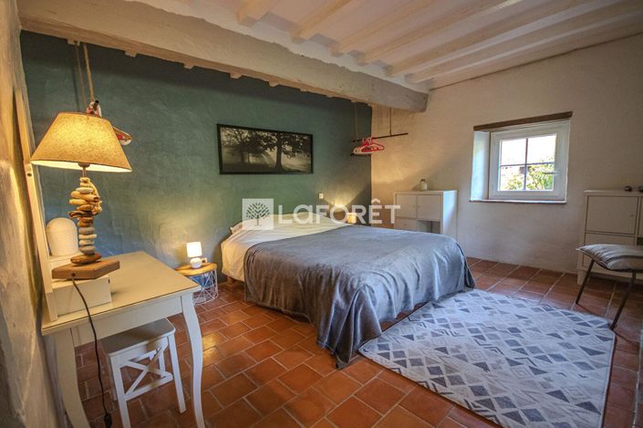 Image No.12-4 Bed Property for sale