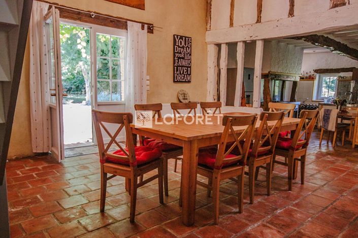 Image No.4-4 Bed Property for sale