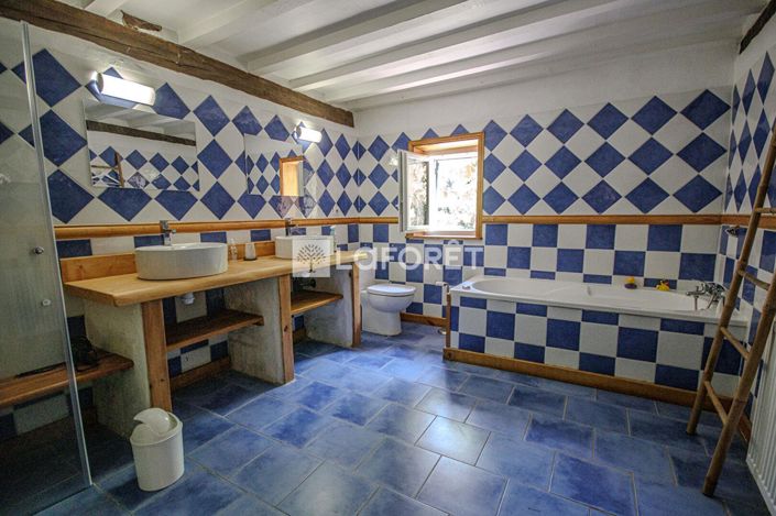 Image No.9-4 Bed Property for sale