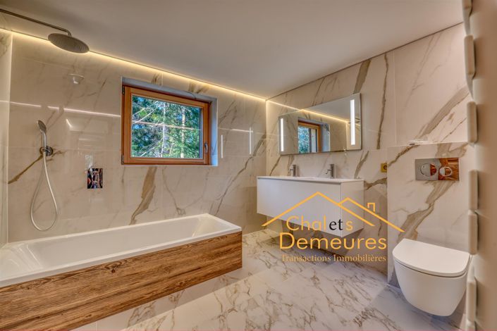 Image No.12-7 Bed House for sale