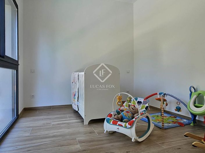 Image No.16-5 Bed House for sale