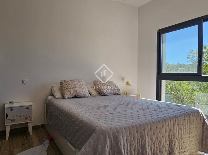 Image No.18-5 Bed House for sale