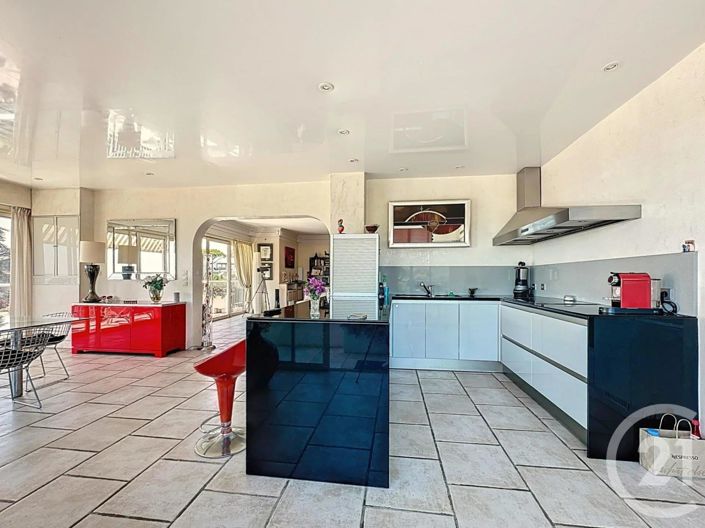 Image No.7-3 Bed Apartment for sale