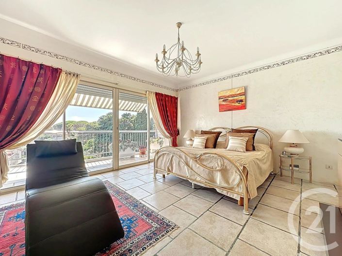 Image No.8-3 Bed Apartment for sale