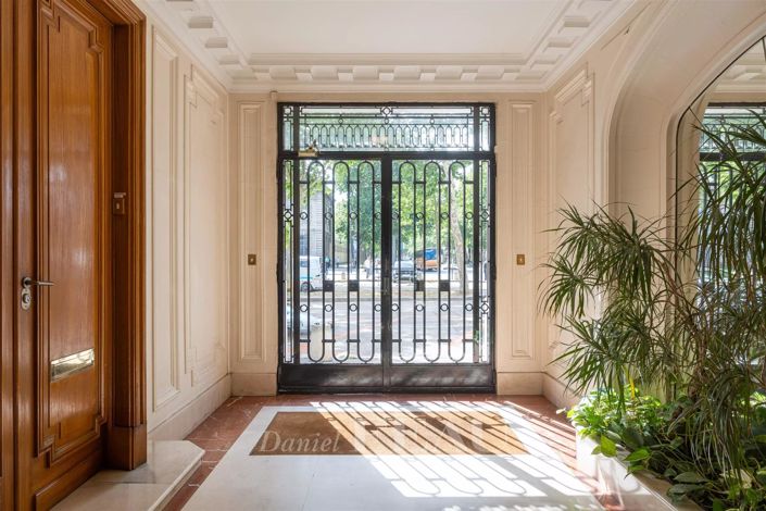 Image No.20-4 Bed Apartment for sale