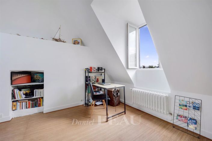 Image No.15-4 Bed House for sale