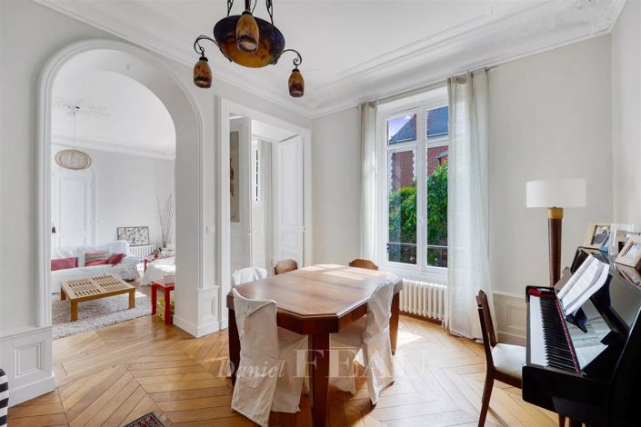 Image No.6-4 Bed House for sale