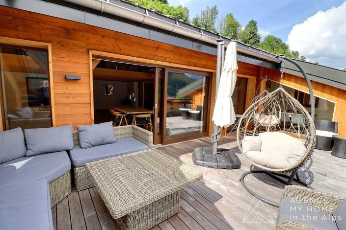 Image No.10-7 Bed Property for sale