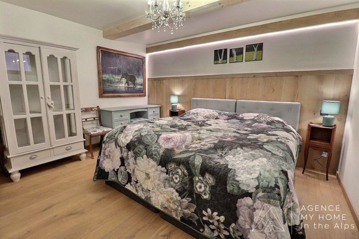 Image No.18-7 Bed Property for sale