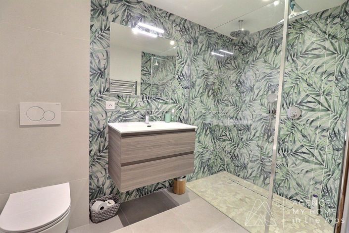 Image No.19-7 Bed Property for sale