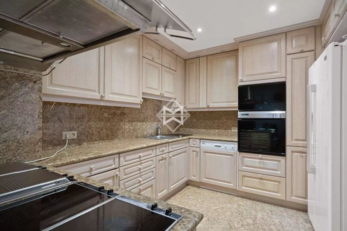 Image No.15-4 Bed Apartment for sale