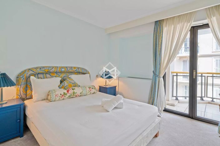 Image No.20-4 Bed Apartment for sale