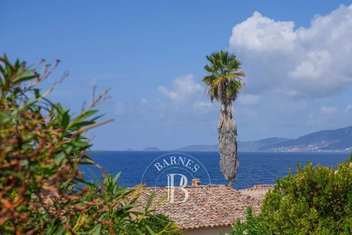 Image No.3-5 Bed House for sale