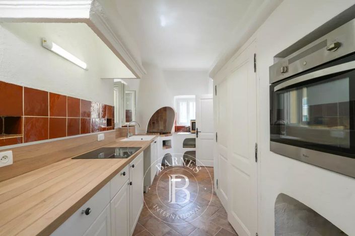 Image No.5-5 Bed House for sale