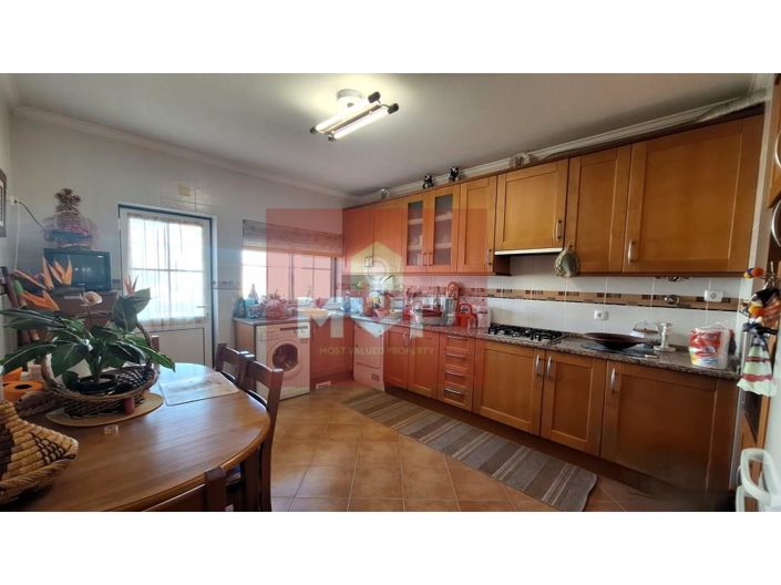 Image No.25-3 Bed Apartment for sale