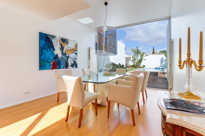 Image No.11-3 Bed House for sale