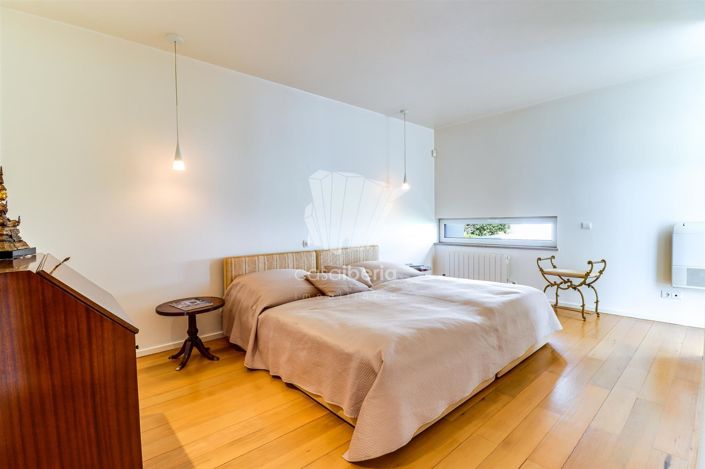 Image No.17-3 Bed House for sale