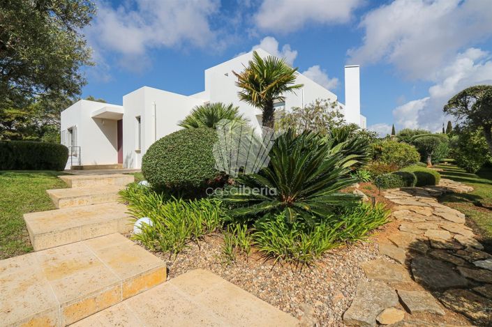 Image No.2-3 Bed House for sale