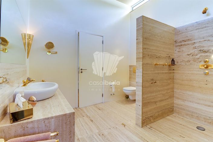 Image No.20-3 Bed House for sale