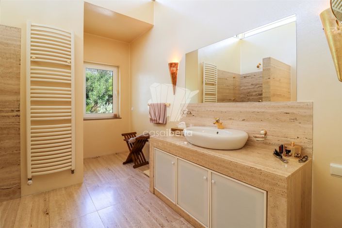 Image No.21-3 Bed House for sale