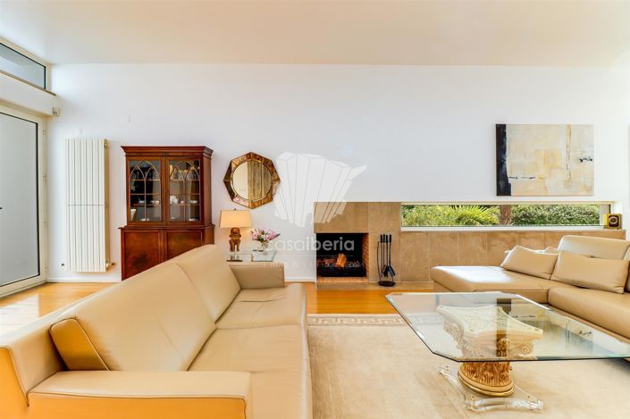 Image No.8-3 Bed House for sale