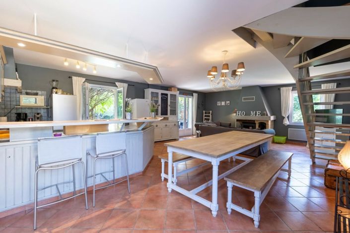 Image No.5-5 Bed House for sale