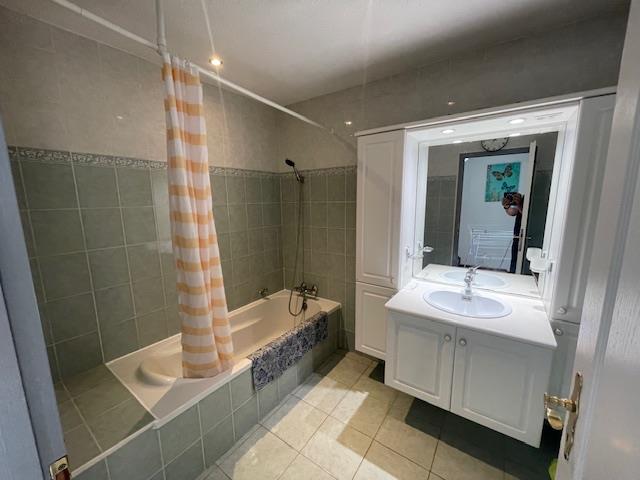 Image No.5-3 Bed House for sale