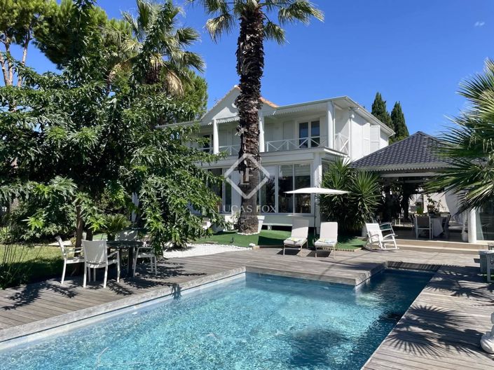 Image No.14-8 Bed House for sale