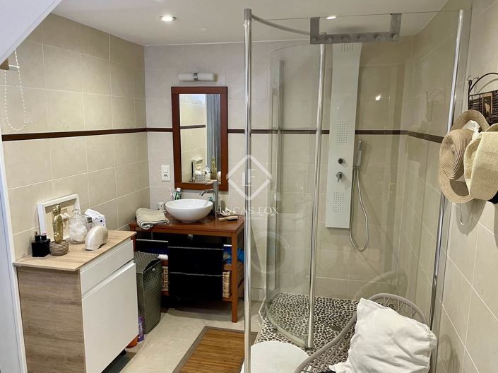 Image No.18-8 Bed House for sale