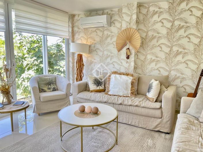 Image No.9-8 Bed House for sale