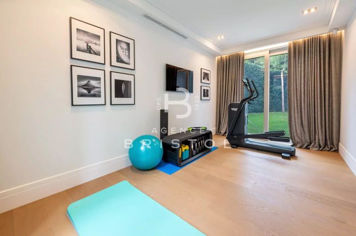 Image No.21-4 Bed House for sale