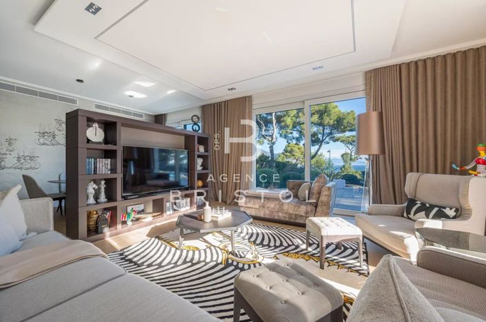 Image No.3-4 Bed House for sale