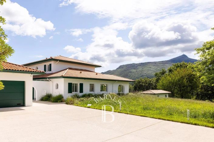 Image No.28-6 Bed House for sale