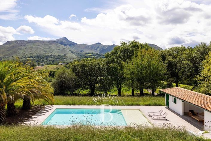 Image No.3-6 Bed House for sale